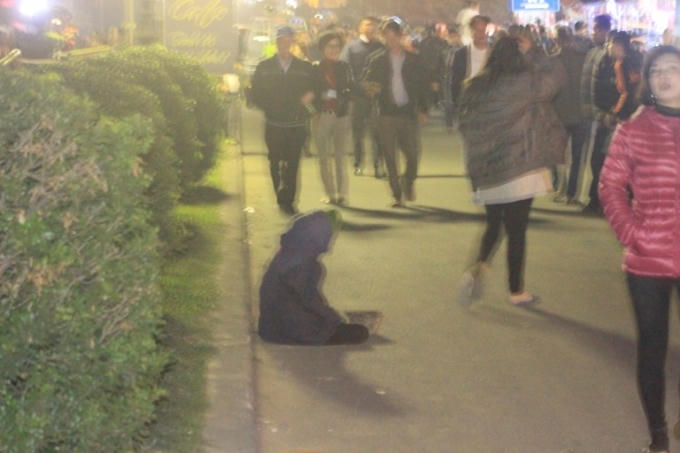 Không khó để bắt gặp những hình ảnh này trền những nẻo đường dẫn đến khu quần thể di tích đền Trần.