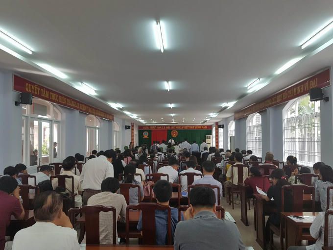 HĐXX đã quyết định tạm hoãn phiên tòa trả hồ sơ điều tra lại vụ án.