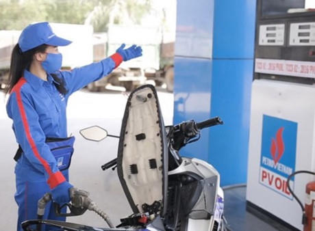 Xăng lại lên mức trên 14.400 đồng/lít.