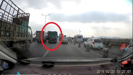 Hình ảnh được cắt từ clip.