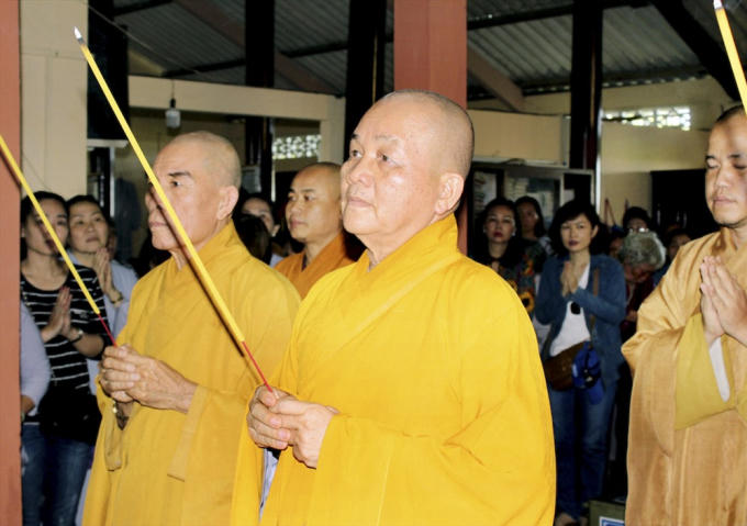 HT Thích Minh Thiện tại buổi cúng cầu an đầu năm.