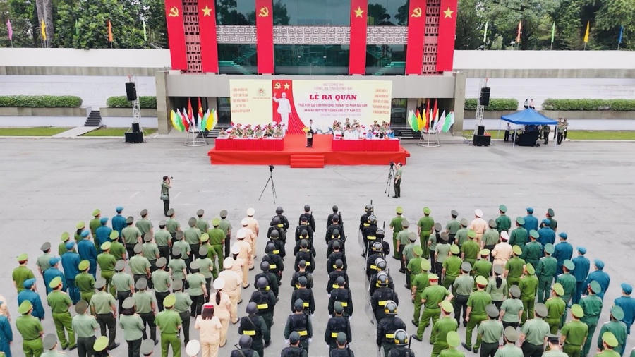 Lễ ra quân tấn công trấn áp tội phạm.
