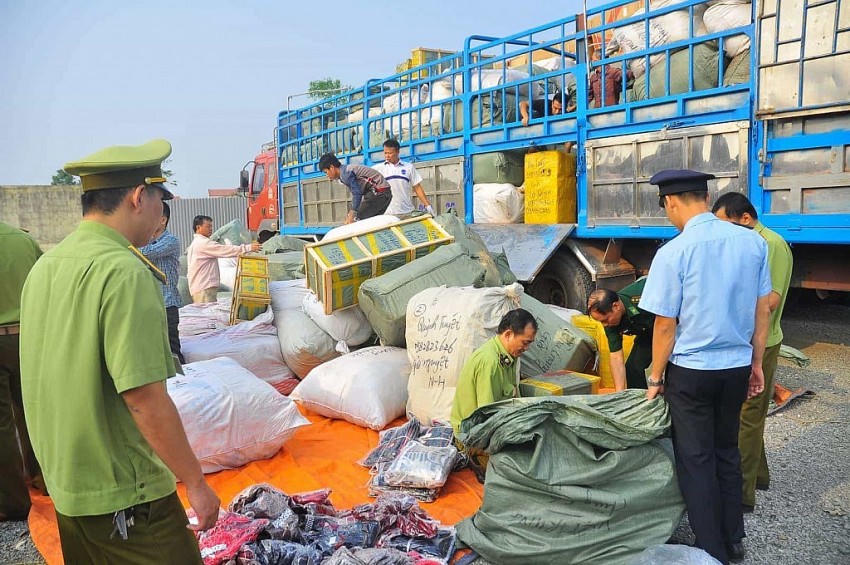 Tiếp tục đẩy mạnh cao điểm đấu tranh ngăn chặn, đẩy lùi tình trạng buôn lậu, gian lận thương mại, hàng giả, xâm phạm quyền sở hữu trí tuệ. (Ảnh: moit.gov.vn).