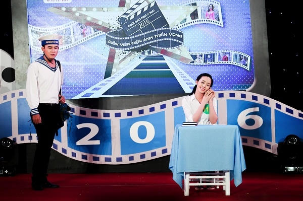 Mai Thanh Hà diễn tiểu phẩm Sao biển.