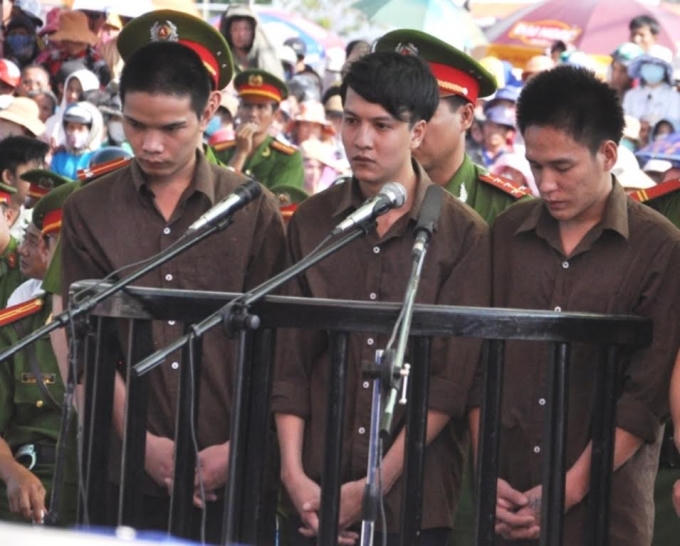 Các bị cáo tại tòa sơ thẩm.