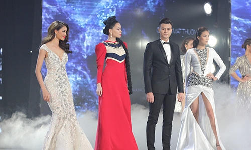 Vĩnh Thụy và 3 vị HLV xinh đẹp, đầy quyền lực trong đêm chung kết.