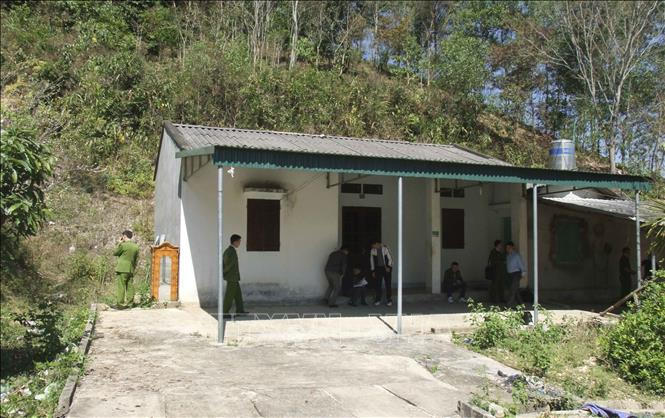 Căn nhà hoang nơi phát hiện thi thể nạn nhân.