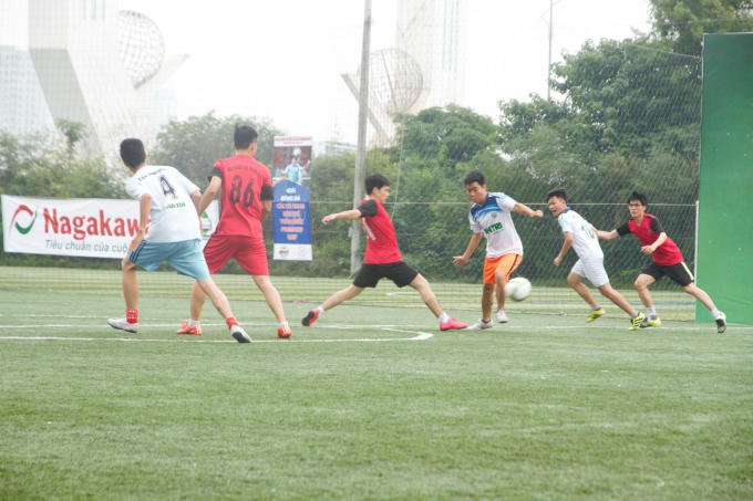 Trận khai mạc giữa đội báo Quân đội Nhân Dân và báo Dân Trí