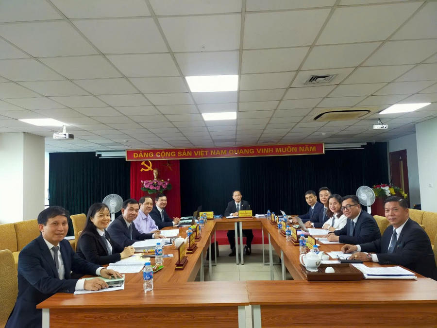 Luật sư Trần Văn Sơn là thành viên Hội đồng Kỷ luật Đoàn Luật sư Hà Nội tham gia một phiên họp của Hội đồng năm 2024.