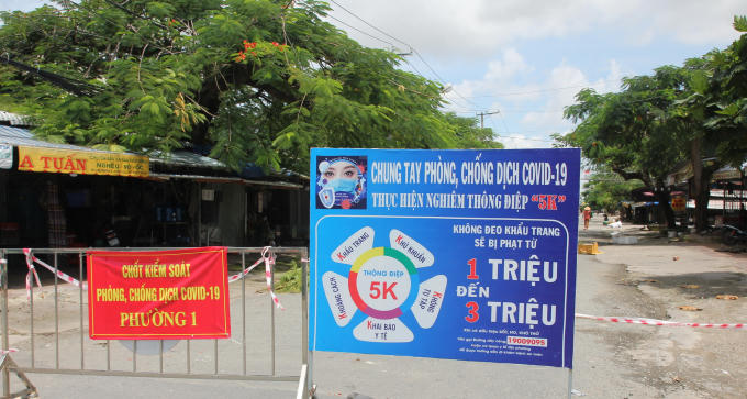 Chung tay của mỗi người dân, mỗi cá nhân góp phần trong công tác phòng, chống dịch một cách hiệu quả nhất. ảnh Trọng Nghĩa