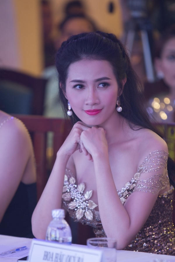 Với khả năng giao tiếp rất duyên dáng và hoạt ngôn, Phan Thị Mơ rất “được lòng” giới truyền thông. Cô cũng đang tích cực học hỏi để hoàn thiện khả năng diễn xuất của mình.