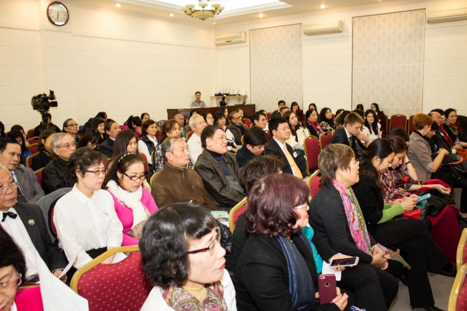 Đại diện Đại sứ quán Nga tại Việt Nam và Hội hữu nghị Việt - Nga.