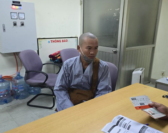 Lực lượng Công an đã phát hiện và ngăn chặn kịp thời Hồ Văn Thin tại sân bay Tân Sơn Nhất, khi Thìn đang làm thủ tục xuất cảnh sang Úc. Ảnh: BCA.