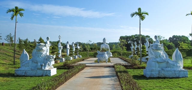 Quần thể tượng là một điểm nhấn quan trọng của dự án.