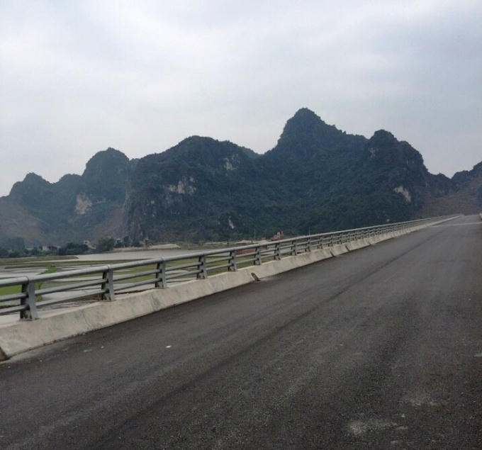 Nhiều tỉnh dù nợ xây dựng cơ bản lên đến 1.000 tỷ đồng nhưng lạ lùng thay là vẫn được rót vốn.