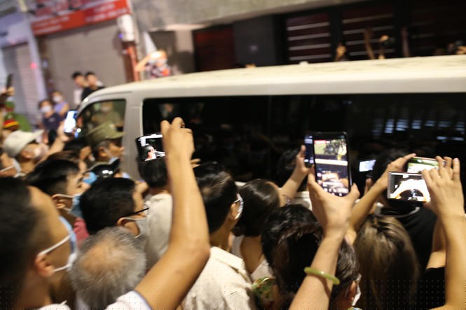 Khám xét nhà riêng, nơi làm việc của Chủ tịch Hà Nội Nguyễn Đức Chung - ảnh 4