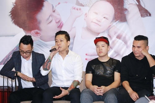 Tuấn Hưng mạnh tay chi gần 1 tỷ mua xe hơi tặng T&uacute; Dưa