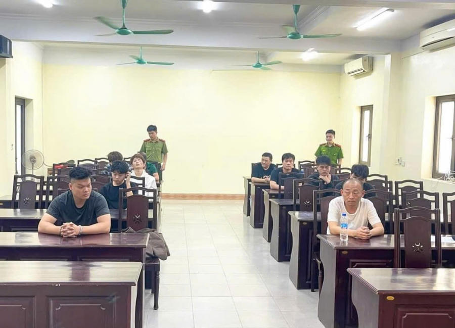 Các đối tượng bị lực lượng Công an huyện Hải Hà bắt giữ.