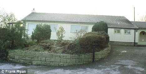 Ngôi nhà mà Donnelly mua để sống cùng cha.