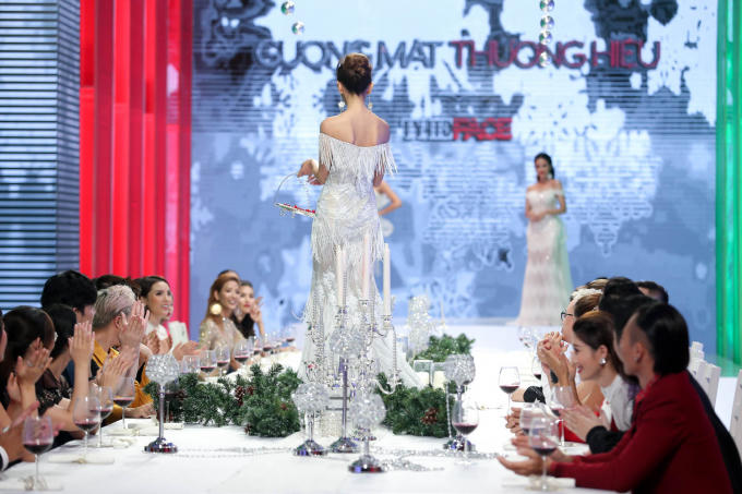 Đạo diễn Quang Dũng ấn tượng mạnh mẽ với cách diễn xuất của