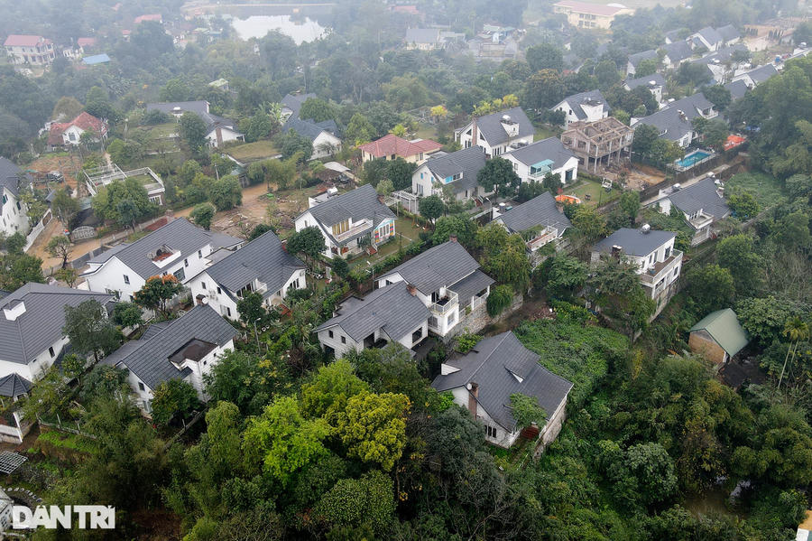 Bên trong Beverly Hill, hàng loạt căn biệt thự hoành tráng đã được thực hiện.
