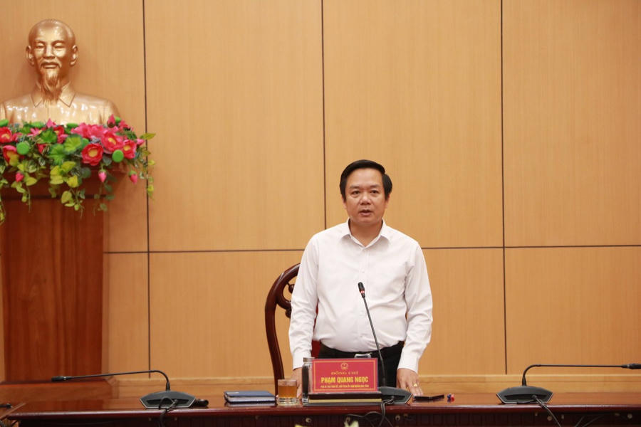 Đồng chí Phạm Quang Ngọc, Phó Bí thư Tỉnh ủy, Chủ tịch UBND tỉnh phát biểu tại Hội nghị.