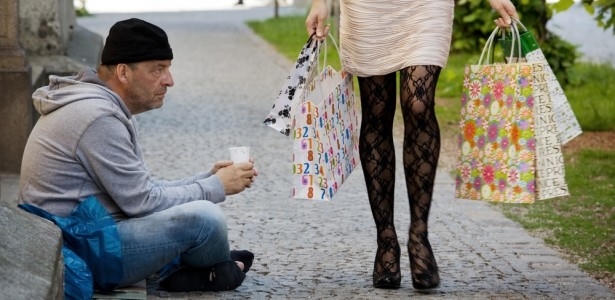 Trong những nước đứng đầu về thu nhập b&igrave;nh qu&acirc;n đầu người, Mỹ l&agrave; nước duy nhất bị liệt v&agrave;o danh s&aacute;ch ch&ecirc;nh lệch gi&agrave;u ngh&egrave;o cao. (Ảnh minh họa)