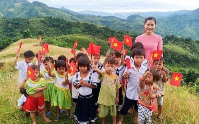 Khúc vĩ thanh ngày khai trường