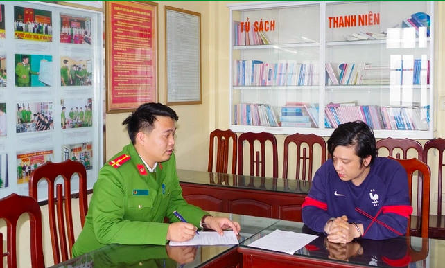 Nguyễn Đức Công tại cơ quan công an. Ảnh: Công an tỉnh HN.