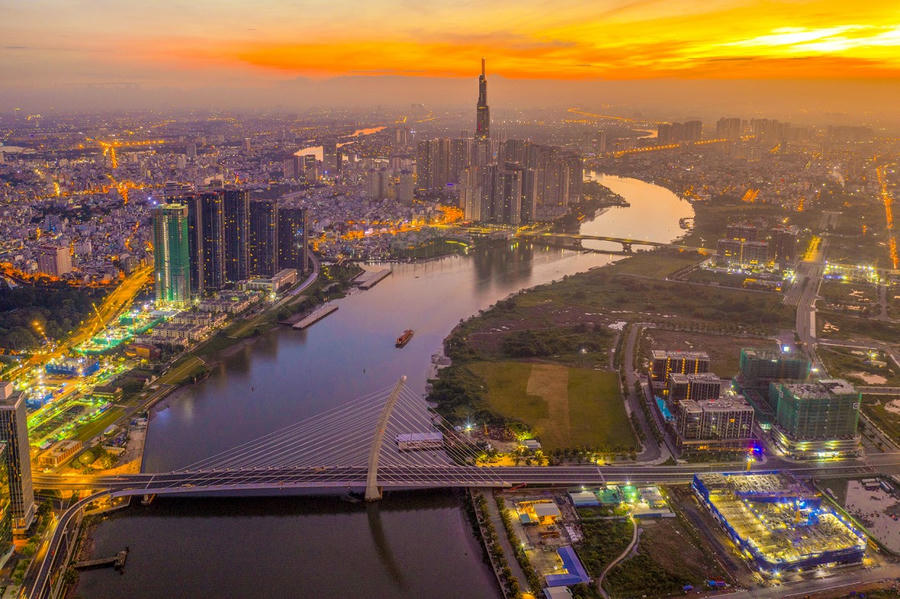Song song với phát triển kinh tế, TPHCM chú trọng đầu tư chỉnh trang đô thị, công trình văn hóa, bảo tồn, phát huy các giá trị di sản.