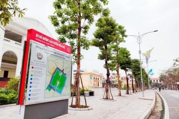 Thị xã Sơn Tây đang hoàn thành lắp đặt các sơ đồ, hướng dẫn tuyến phố đi bộ. Ảnh: Cổng TTĐT Thị xã Sơn Tây