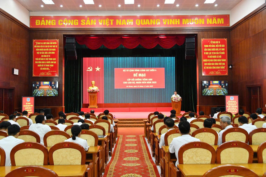 Quang cảnh Bế mạc lớp Bồi dưỡng