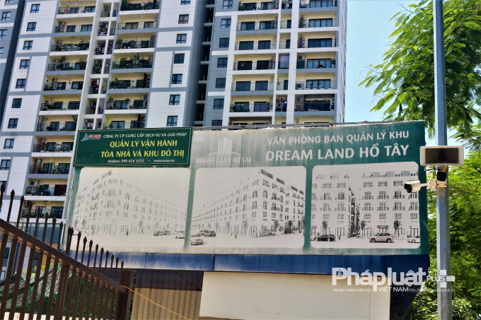 Một tấm bảng Dự án. Ảnh: Lê Hải