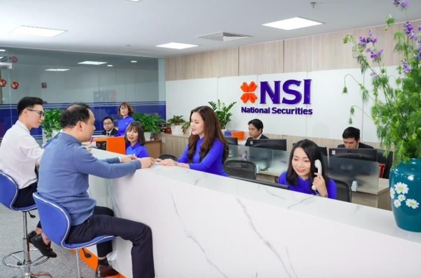 Công ty cổ phần chứng khoán Quốc Gia bị xử phạt gần 900 triệu đồng.