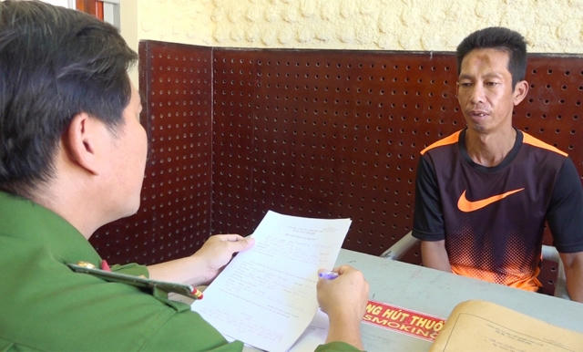 Bắt đối tượng lừa bạn thân chiếm đoạt tài sản