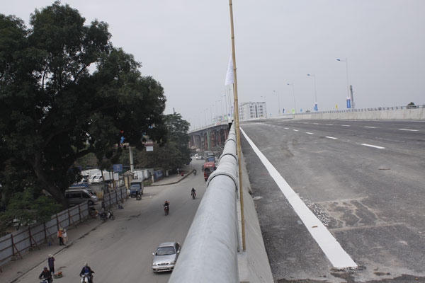 Các đơn vị tham gia thi công COMA1, COMA 2,  COMA 16, COMA 17, COMA18, COMA 26, COMA 28,  COMAEL và cán bộ công nhân viên tham gia thực hiện công trình. Ảnh: Như Trường