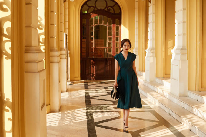 Dương Cẩm Lynh vắt kiệt sức chạy show