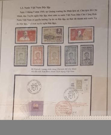 Bộ tem 5 mẫu đầu tiên thể hiện chân dung Chủ tịch Hồ Chí Minh, nhân dịp kỷ niệm lần thứ nhất Cách mạng Tháng Tám thành công. Ảnh: XC