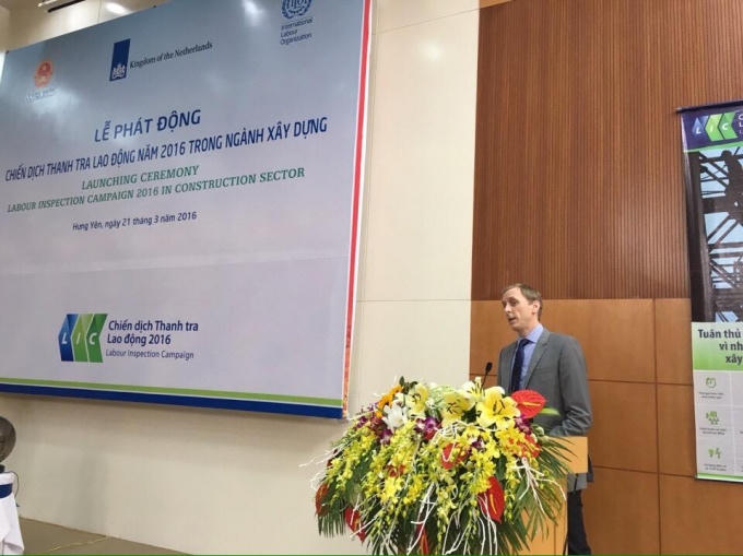 Ông René Robert- chuyên gia cao cấp đến từ ILO Bangkok phát biểu tại lễ phát động.