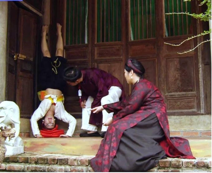 DJ Trang Moon nổi tiếng xinh đẹp, tài năng cũng tham gia đóng hài năm nay. (Ảnh cắt từ clip).