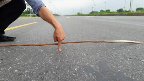 Xuất hiện những vết lún trên dự án đường 5 kéo dài