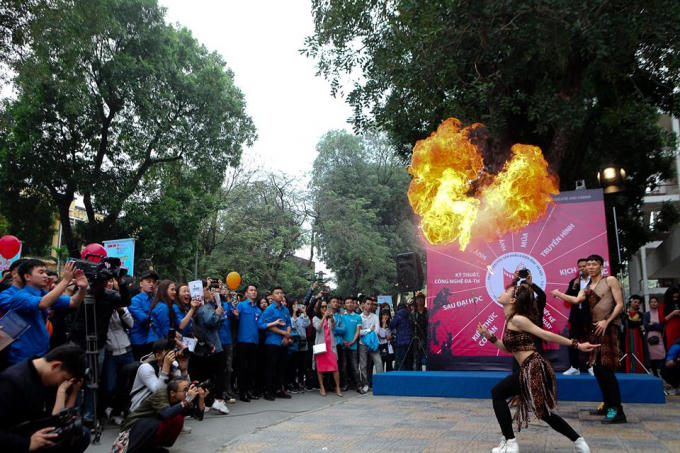 Nghệ sĩ Tự Long , Xuân Bắc “Truyền lửa”cơ hội nghề nghiệp với thí sinh trường Đại học Sân khấu Điện ảnh