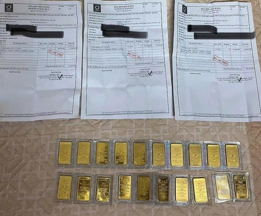 Tang vật liên quan công an thu giữ. Ảnh: C.A