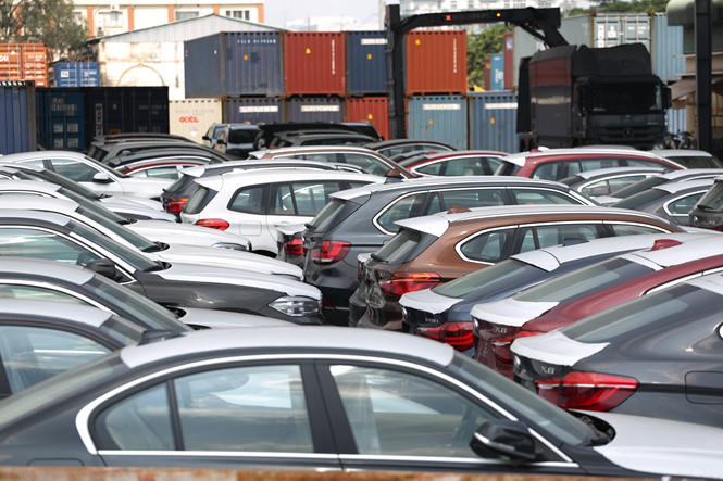 Số xe đ&atilde; được khui container - tang vật vụ &aacute;n - c&ograve;n lưu giữ tại cảng. ảnh&nbsp;NGỌC DƯƠNG