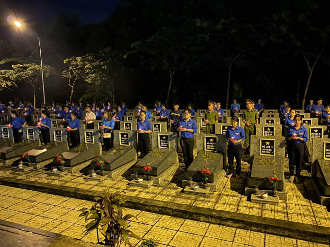thap nen tri an (3)