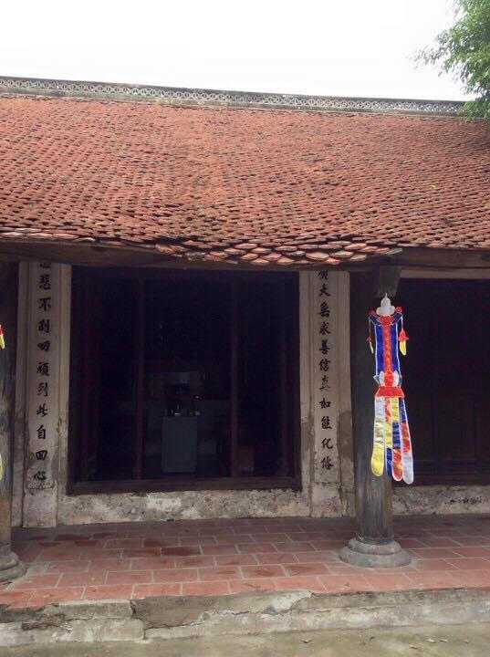 Ngôi chùa xập xệ xuống cấp trầm trọng.