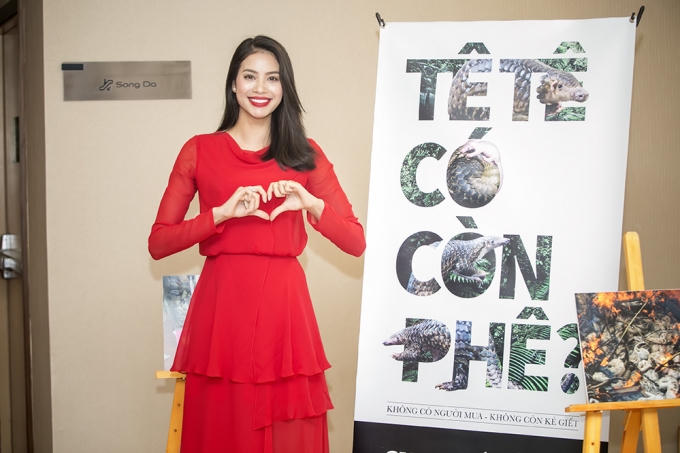 Phạm Hương diện đầm đỏ cuốn h&uacute;t l&agrave;m đại sứ thiện ch&iacute; bảo vệ động vật hoang d&atilde;