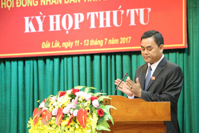Đồng chí Y Biêr Niê Phó Bí thư tỉnh Uỷ, Chủ tịch HĐND tỉnh phát biểu khai mạc kỳ họp
