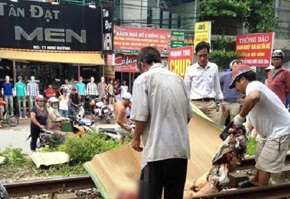 Hiện trường một vụ tai nạn giao thông tang thương xảy ra tại Hưng Yên.