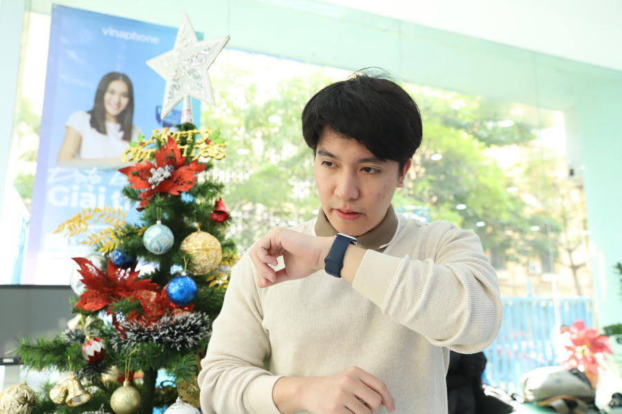 _Apple Watch sử dụng eSim của VinaPhone giúp bạn có thể gọi điện ở bất kì đâu